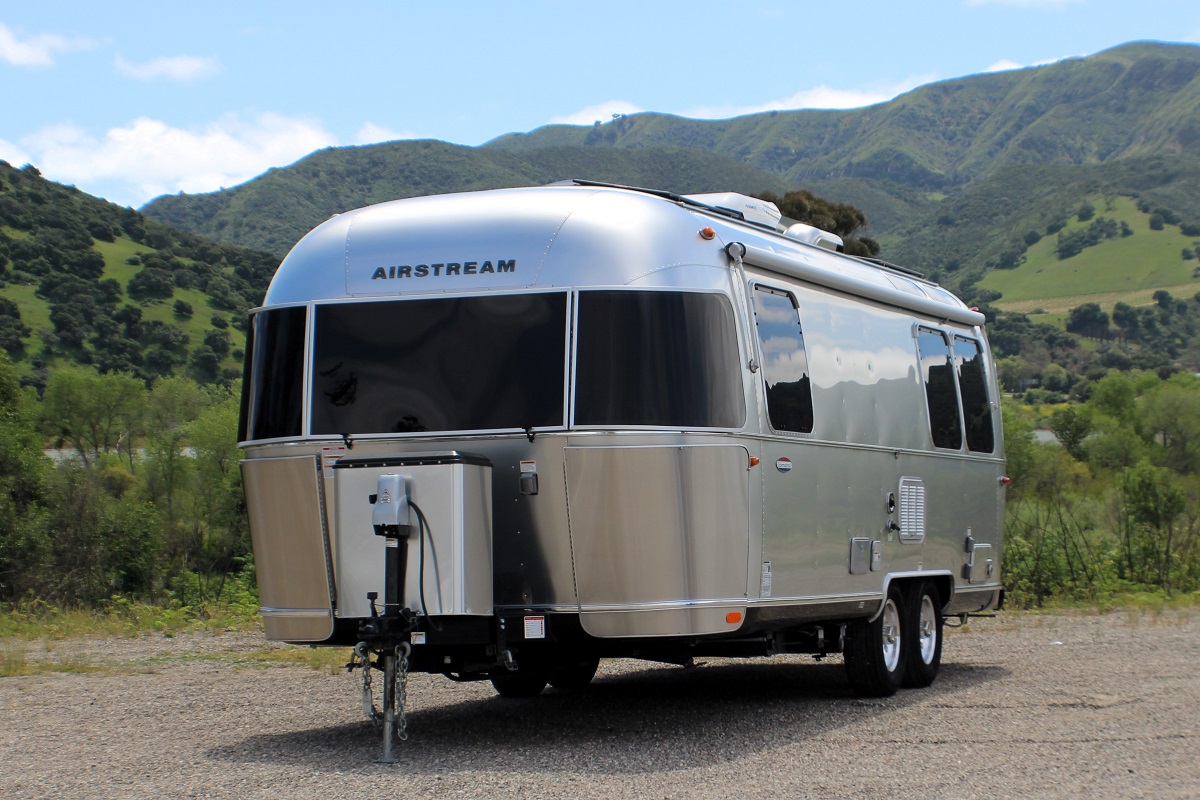 Pre-owned 2017 Airstream Serenity 25fbq Travel Trailer In Chandler 