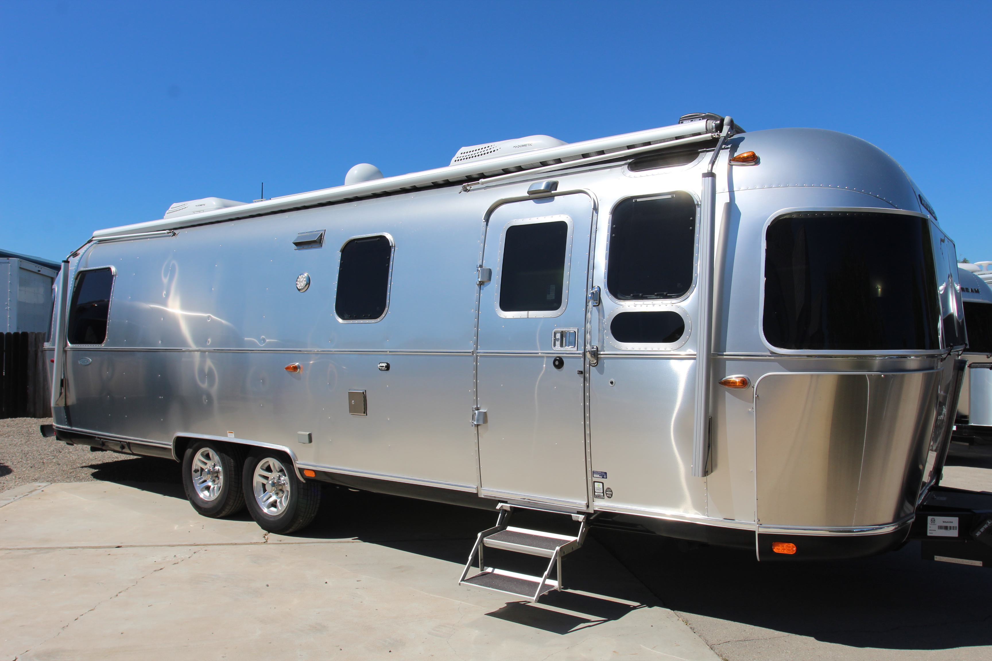 Pre-Owned 2018 AIRSTREAM CLASSIC 30 RBQ TRAVEL TRAILER