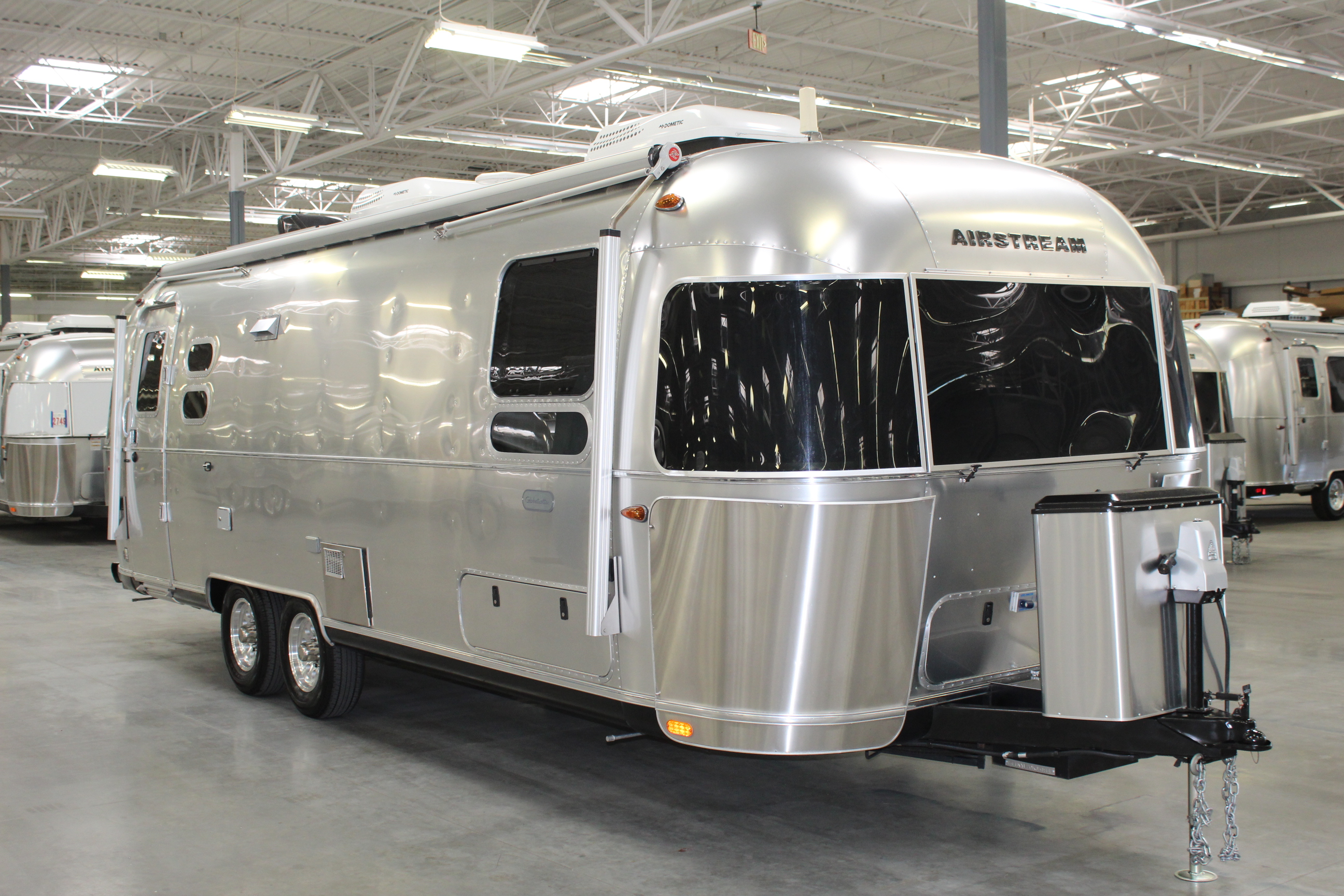 2019 AIRSTREAM GLOBETROTTER 27FB TWIN 