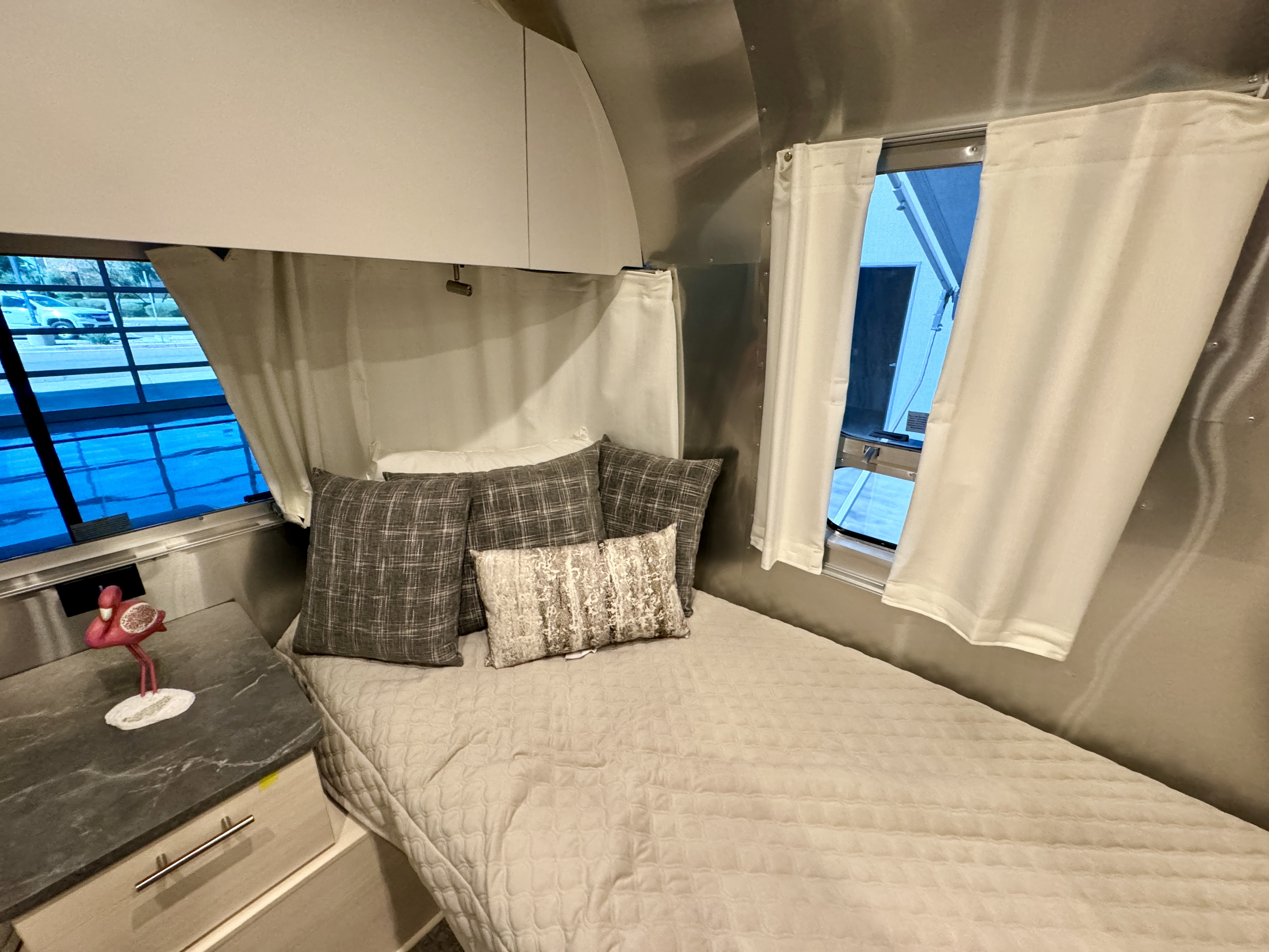 New 2024 AIRSTREAM FLYING CLOUD 23FBT TRAVEL TRAILER in Chandler