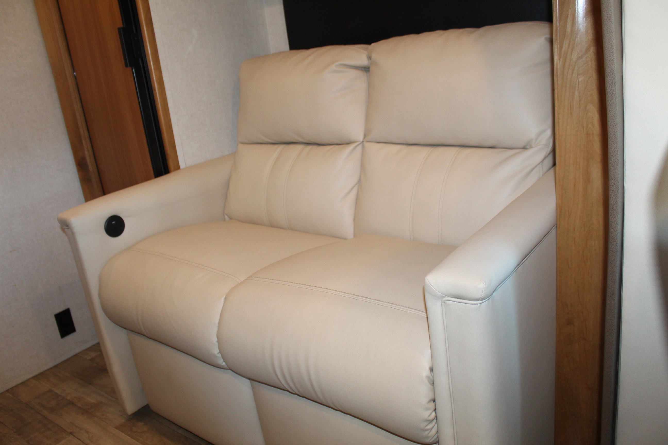 PreOwned 2019 TIFFIN WAYFARER 24TW Class C RV in Chandler 765149T We Are Airstream Superstore