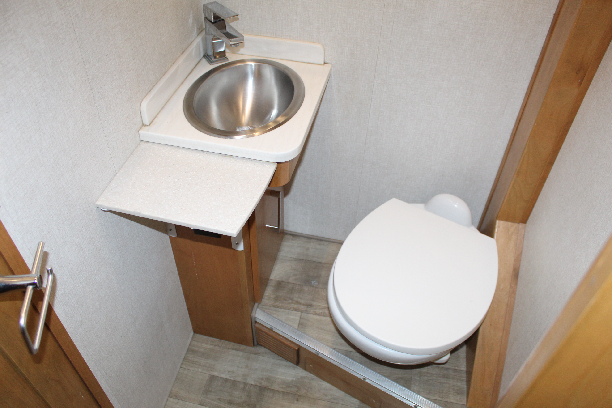 PreOwned 2019 TIFFIN WAYFARER 24TW Class C RV in Chandler 765149T We Are Airstream Superstore