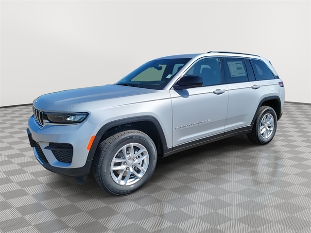 2025 Jeep Grand Cherokee Laredo's photo