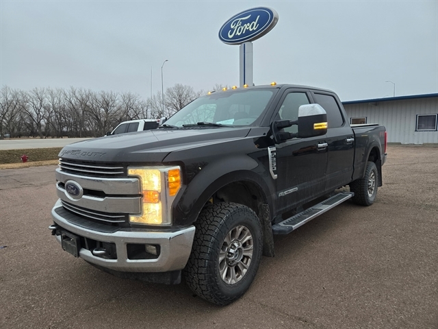 2017 Ford F-250 Super Duty Lariat's photo