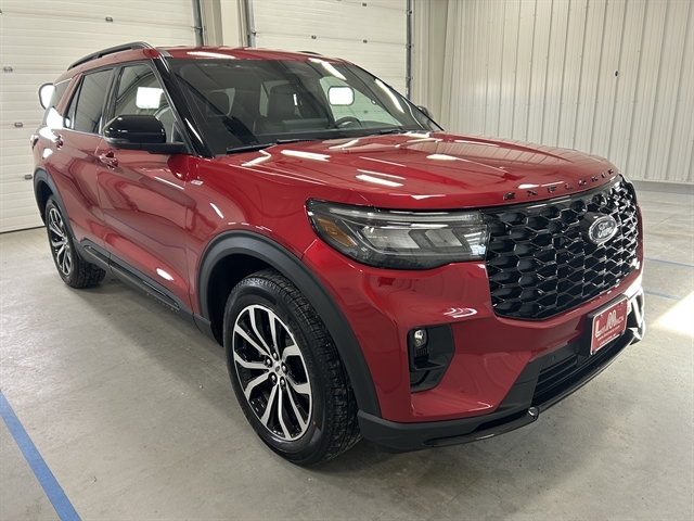 2026 Ford Explorer ST-LINE's photo