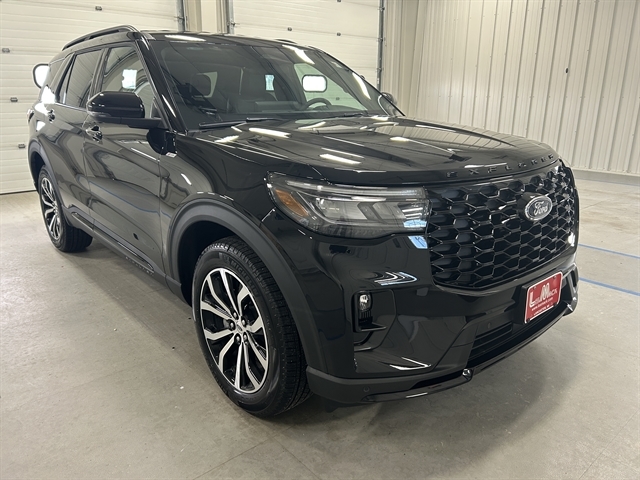 2026 Ford Explorer ST-LINE's photo