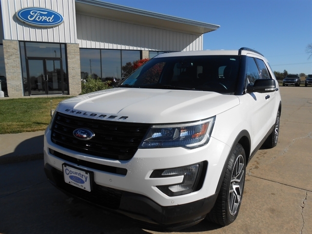2017 Ford Explorer Sport's photo