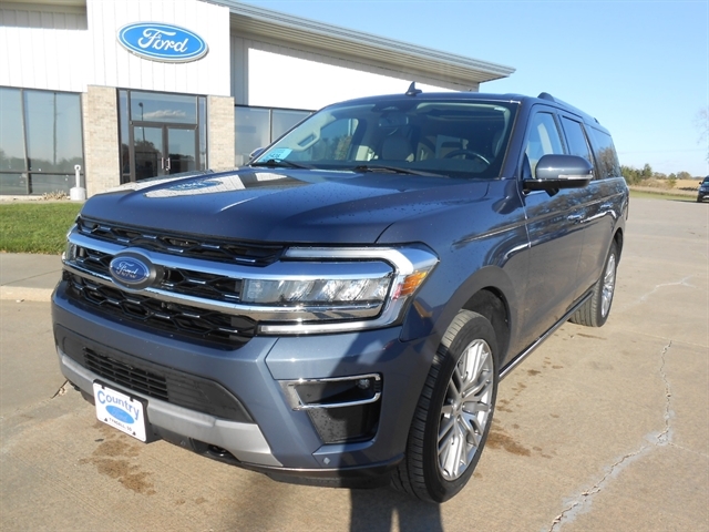 2022 Ford Expedition Limited's photo