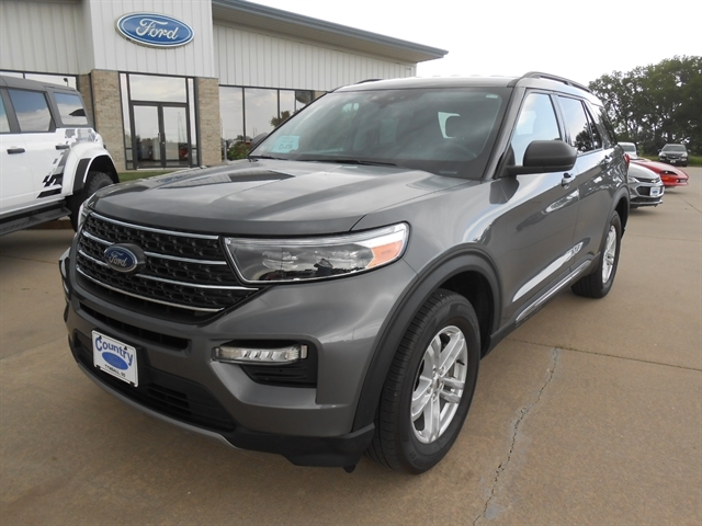 2023 Ford Explorer XLT's photo