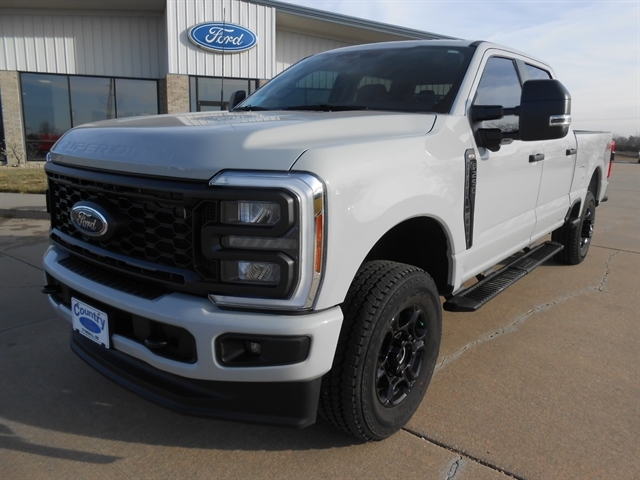 2025 Ford F-250 Super Duty XL's photo