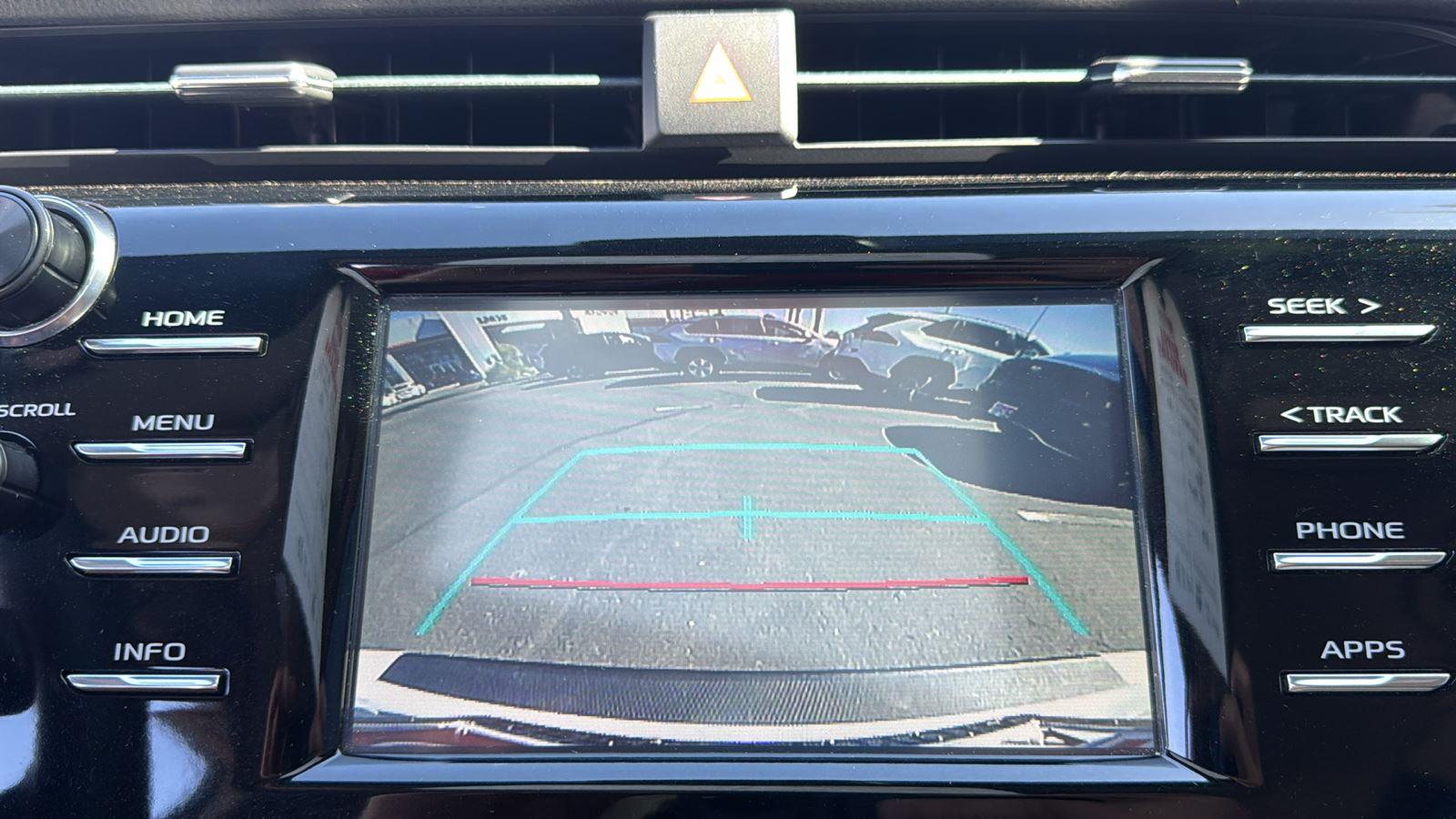 2018 Toyota Camry SE photo 19