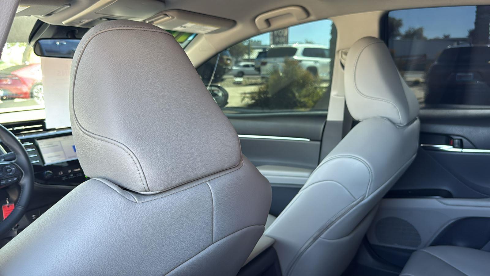 2018 Toyota Camry SE photo 25