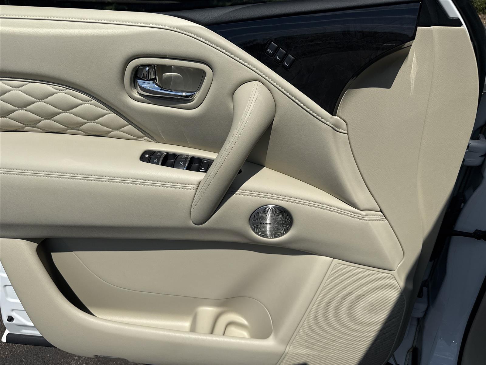 2022 Infiniti QX80 Sensory photo 12