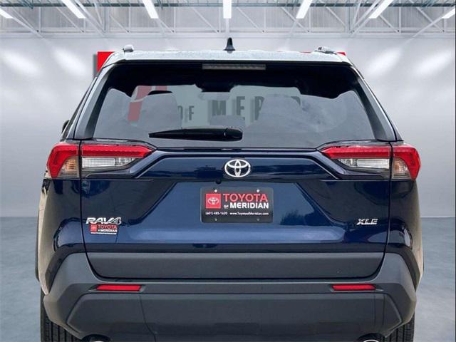 2023 Toyota RAV4 XLE photo 3