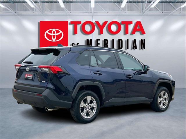 2023 Toyota RAV4 XLE photo 4