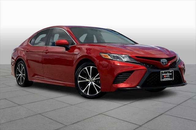 Certified 2019 Toyota Camry SE with VIN 4T1B21HK2KU011121 for sale in Houston, TX