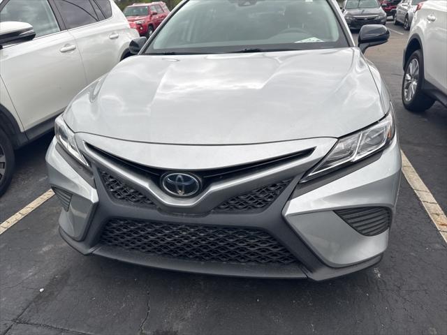 Certified 2020 Toyota Camry SE Nightshade with VIN 4T1G11AK6LU386191 for sale in Columbus, OH