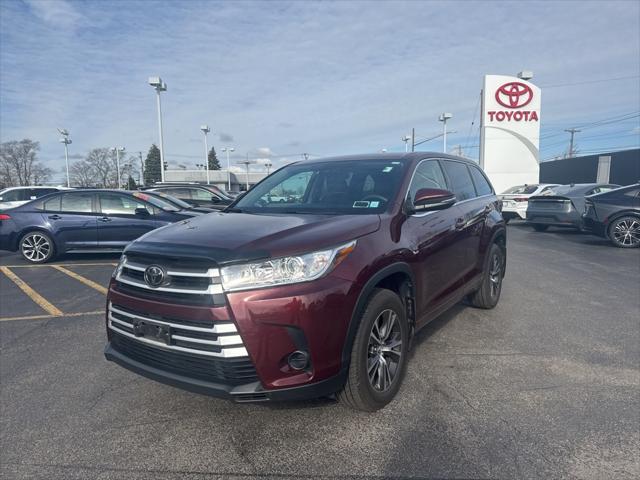 Certified 2018 Toyota Highlander LE with VIN 5TDBZRFH9JS864303 for sale in Williamsville, NY