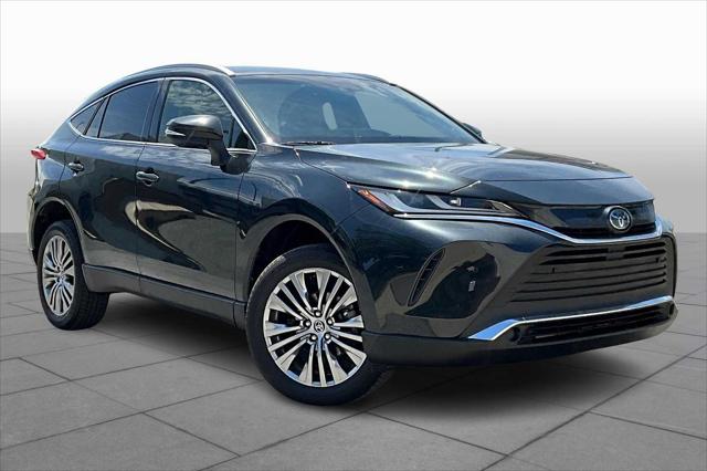 2022 Toyota Venza XLE photo 2