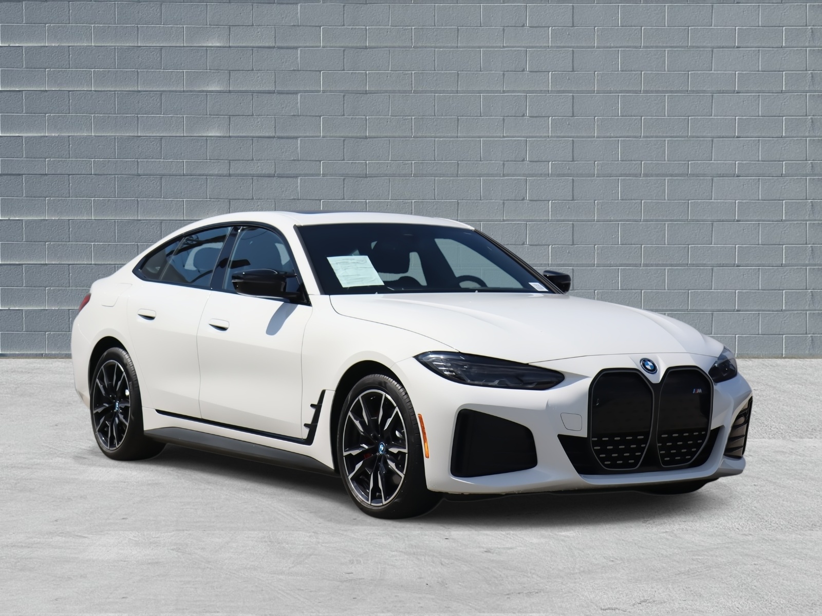 2024 BMW i4 M50's photo