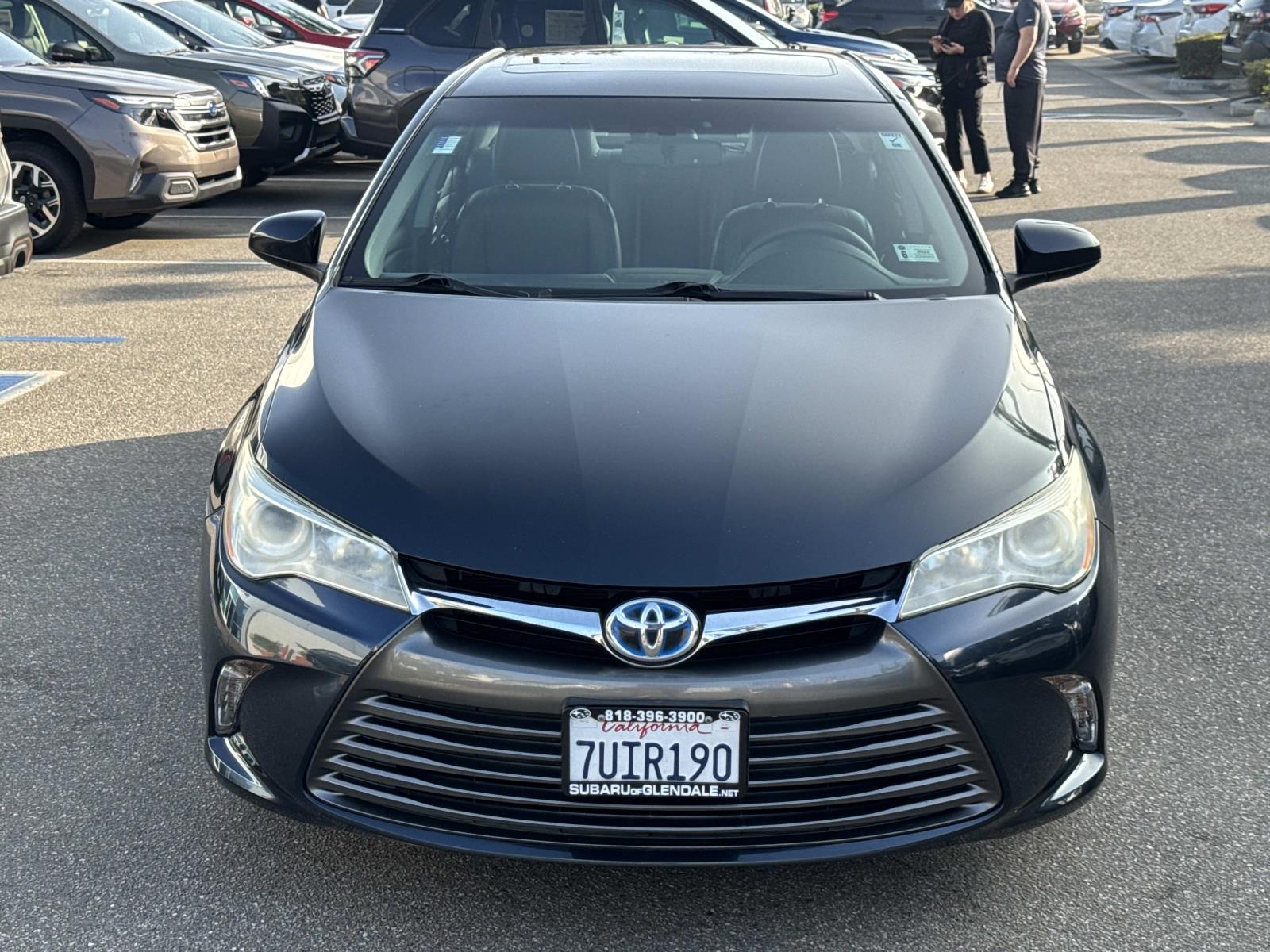 2017 Toyota Camry Hybrid XLE photo 2