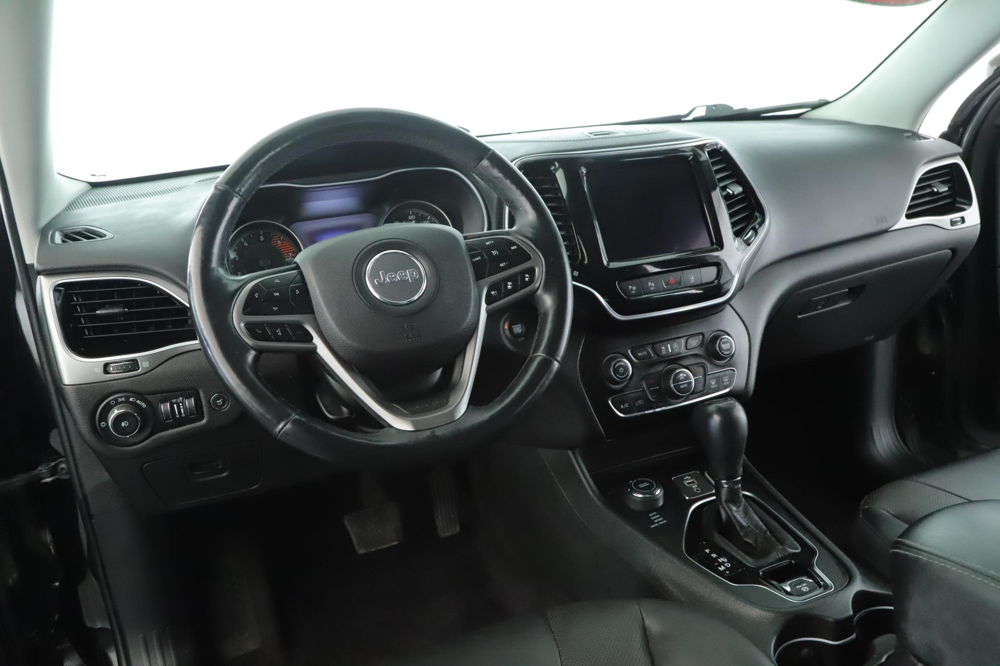 Certified 2019 Jeep Cherokee Limited with VIN 1C4PJMDN2KD149160 for sale in Amityville, NY