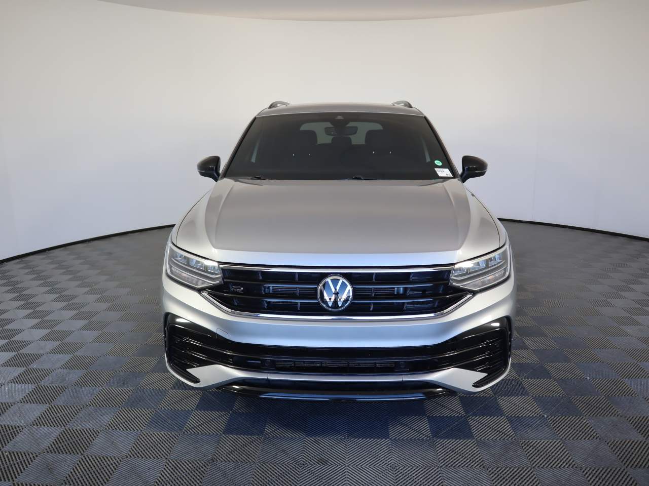 Used 2022 Volkswagen Tiguan SE R-LINE BLACK with VIN 3VVCB7AX8NM163027 for sale in Las Vegas, NV