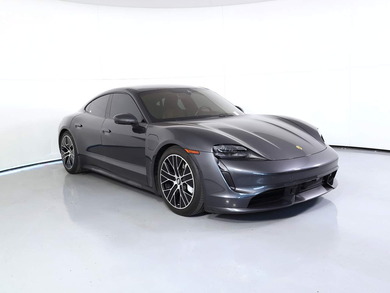 2020 Porsche Taycan Turbo photo 9