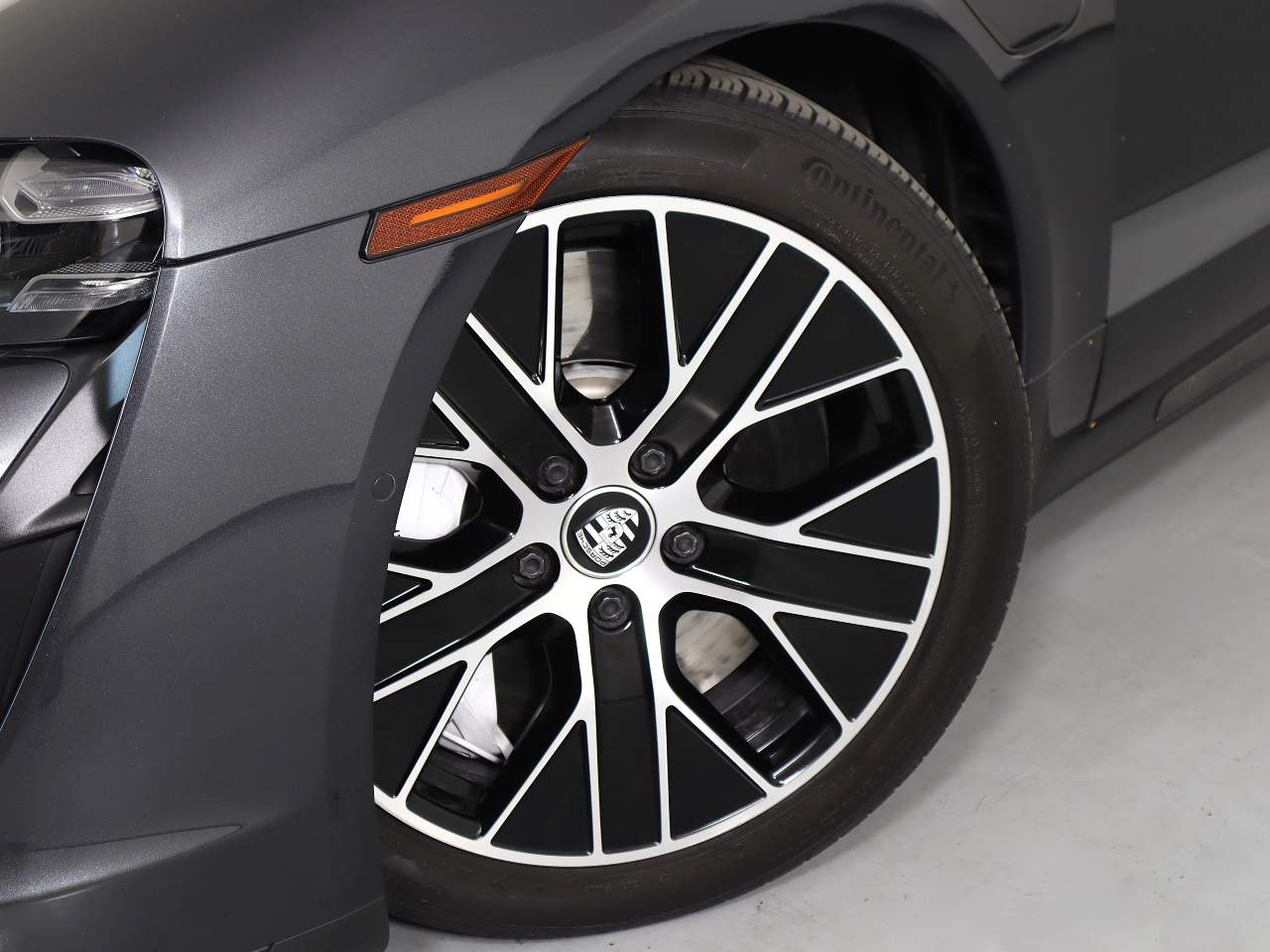 2020 Porsche Taycan Turbo photo 26