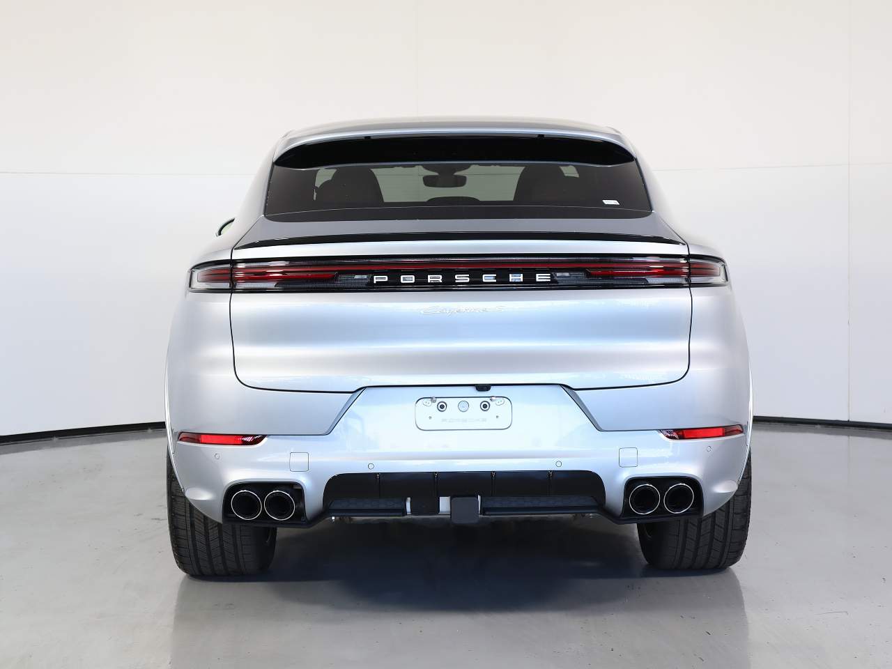 2025 Porsche Cayenne S Coupe photo 4