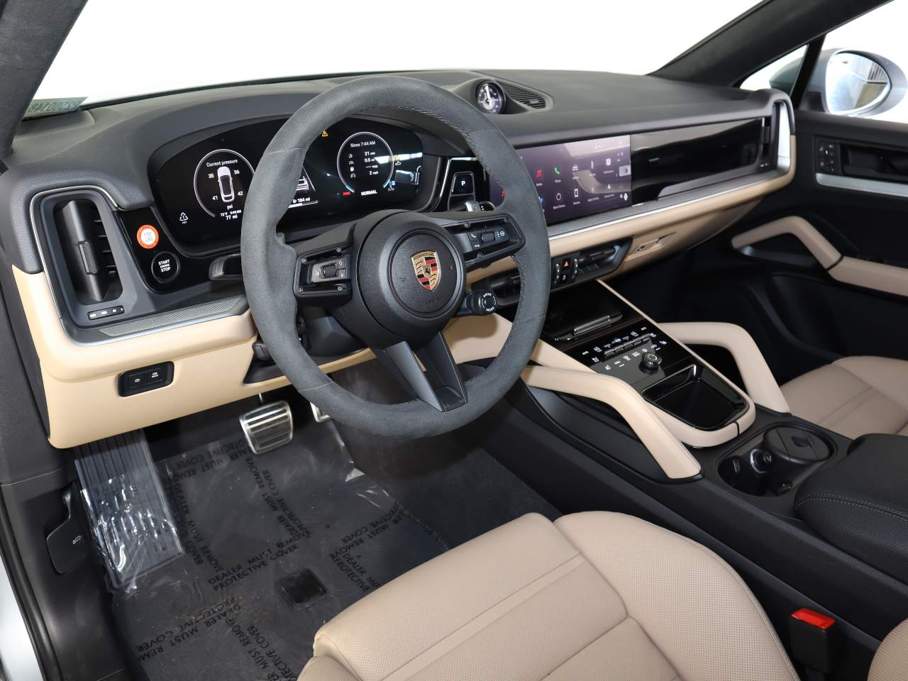 2025 Porsche Cayenne S Coupe photo 2