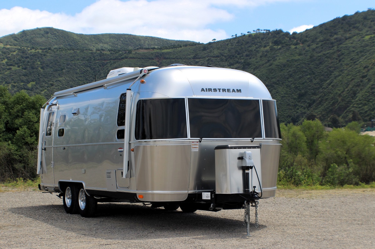 Pre-Owned 2017 AIRSTREAM SERENITY 25FBQ TRAVEL TRAILER in Chandler ...