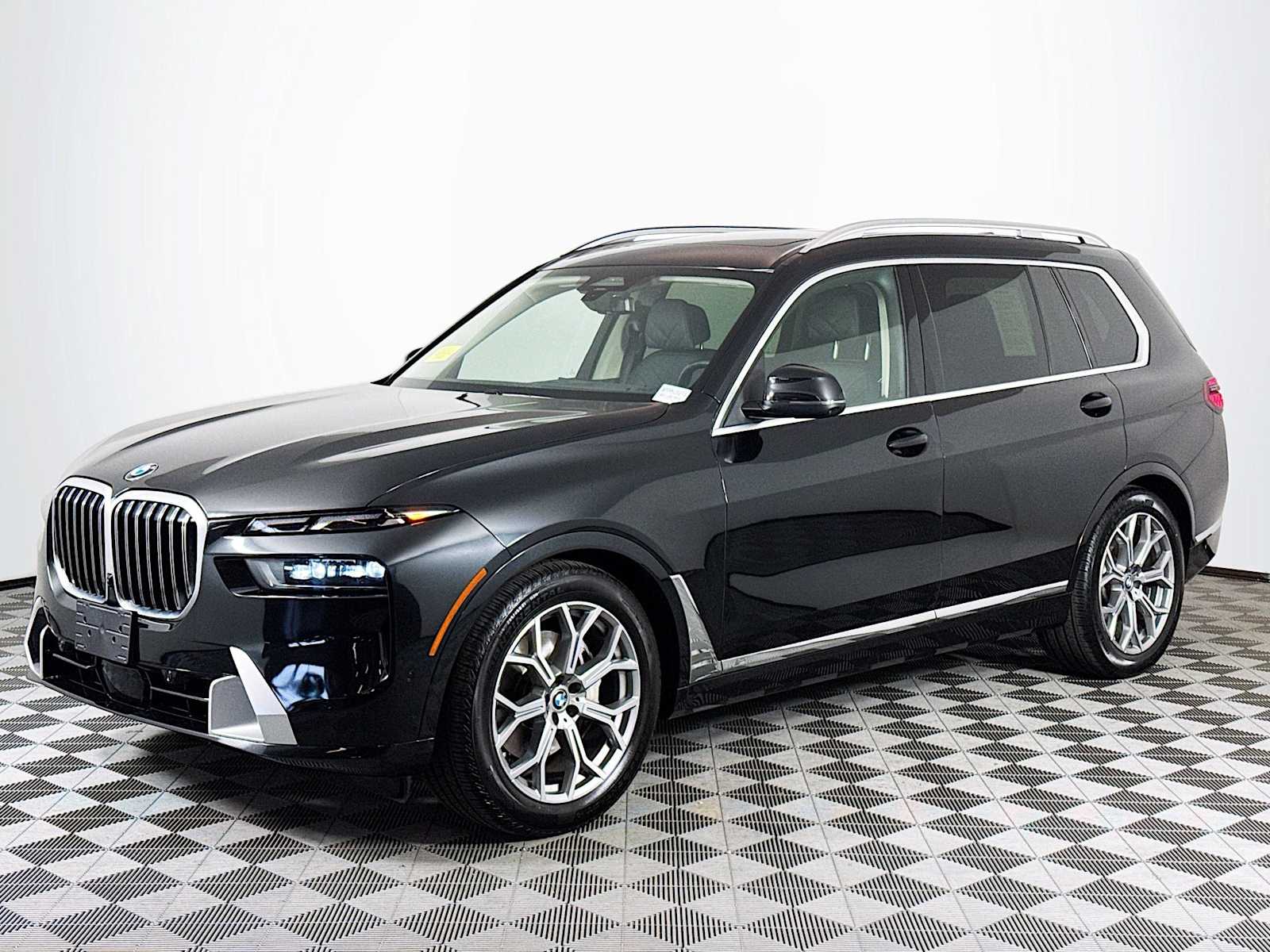 2023 BMW X7 Base's photo