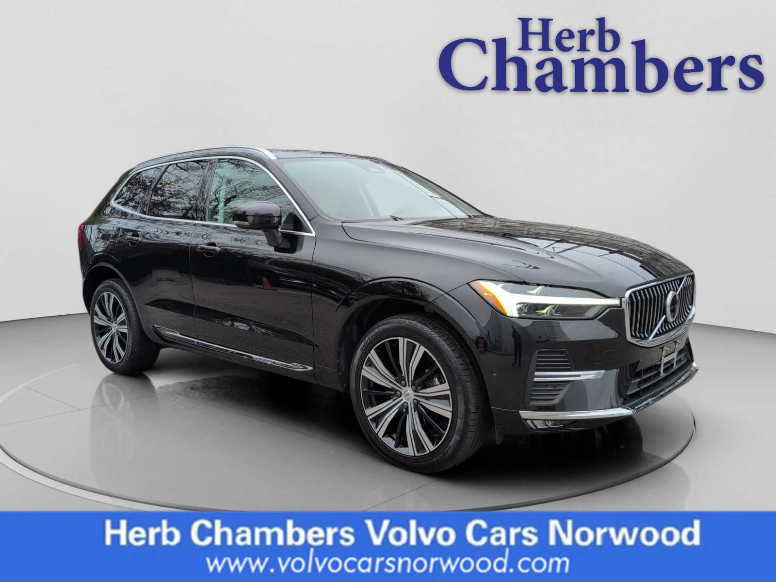 2023 Volvo XC60 Plus's photo
