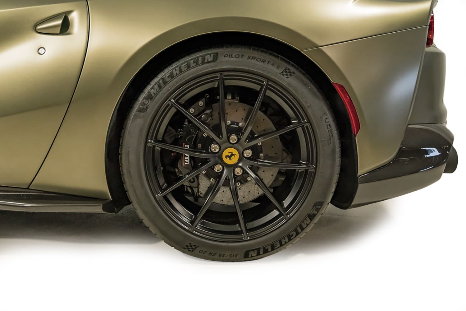 2022 Ferrari 812 GTS photo 9