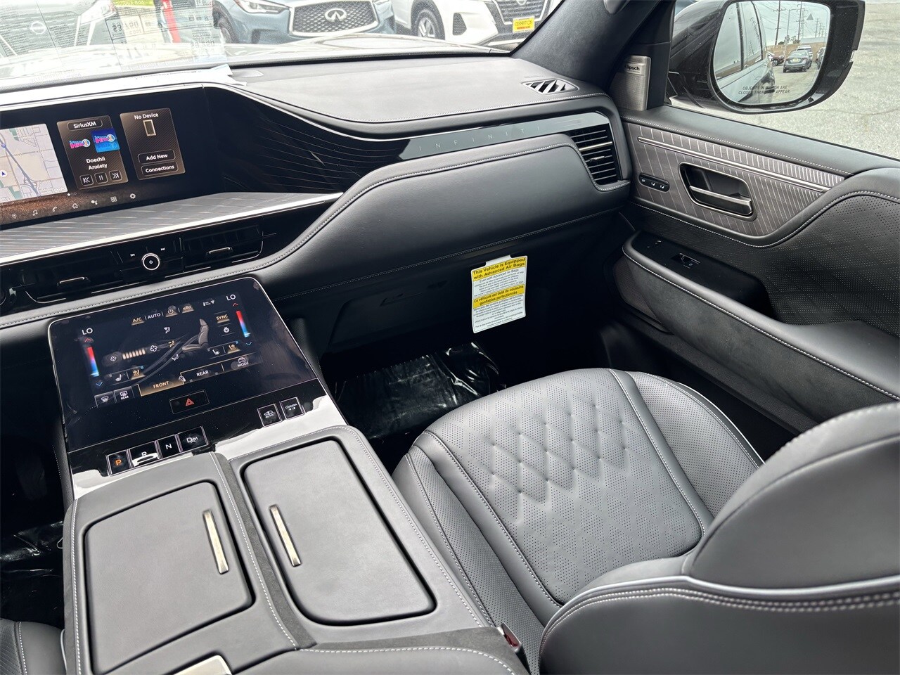 2025 Infiniti QX80 photo 11