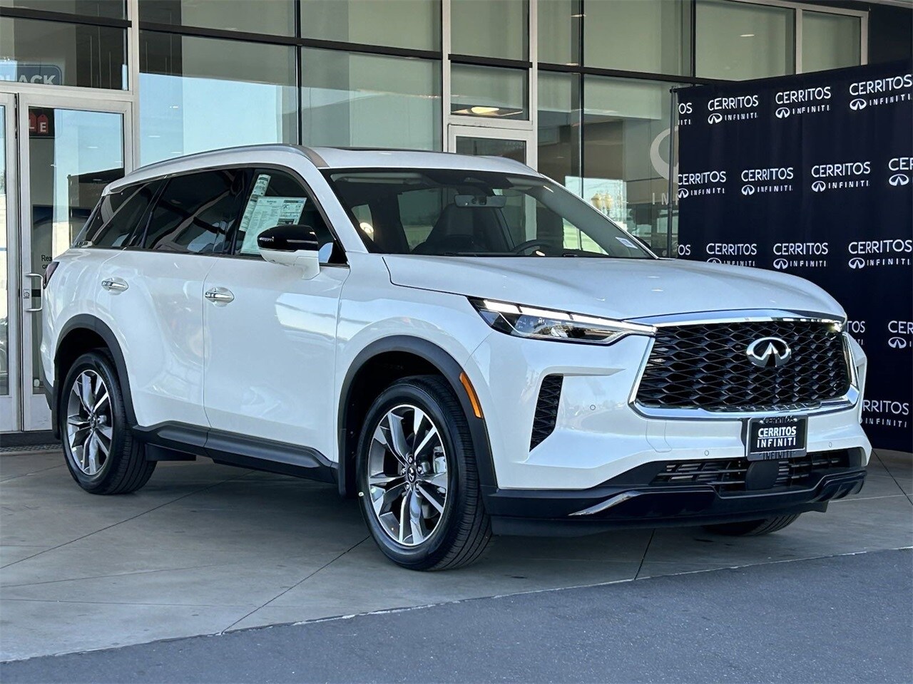 2025 Infiniti QX60 Luxe photo 5