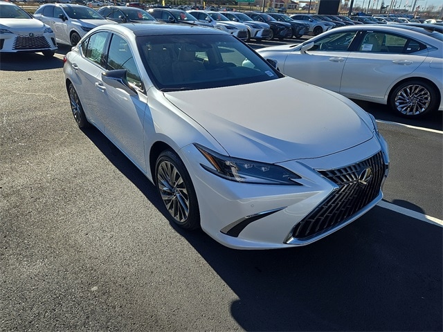 2025 Lexus ES 350 Ultra Luxury's photo
