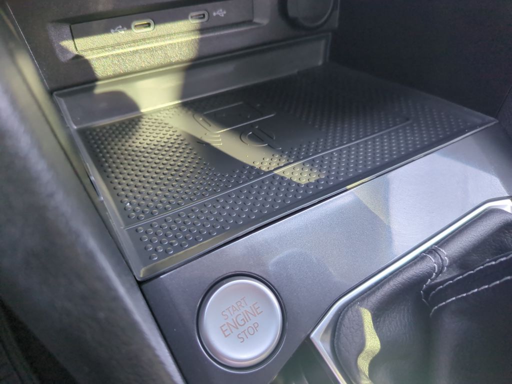 2022 Volkswagen Tiguan SE photo 18