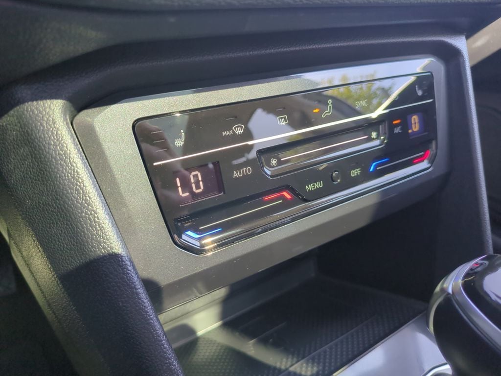 2022 Volkswagen Tiguan SE photo 17