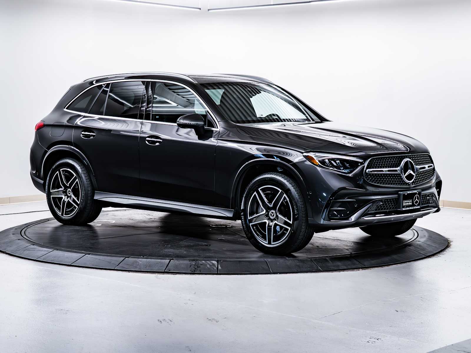 2025 Mercedes-Benz GLC Base's photo