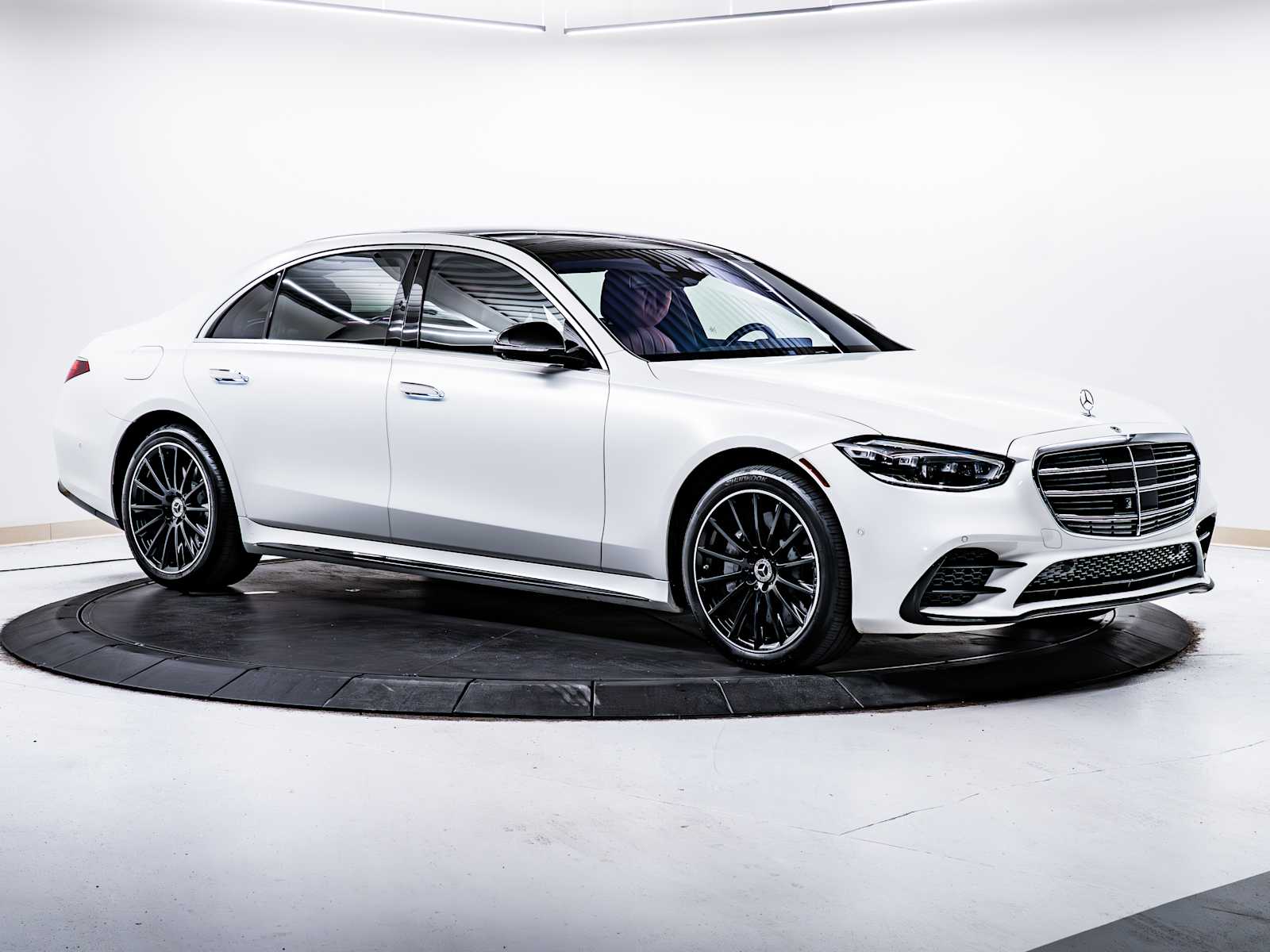 2022 Mercedes-Benz S-Class S 580's photo