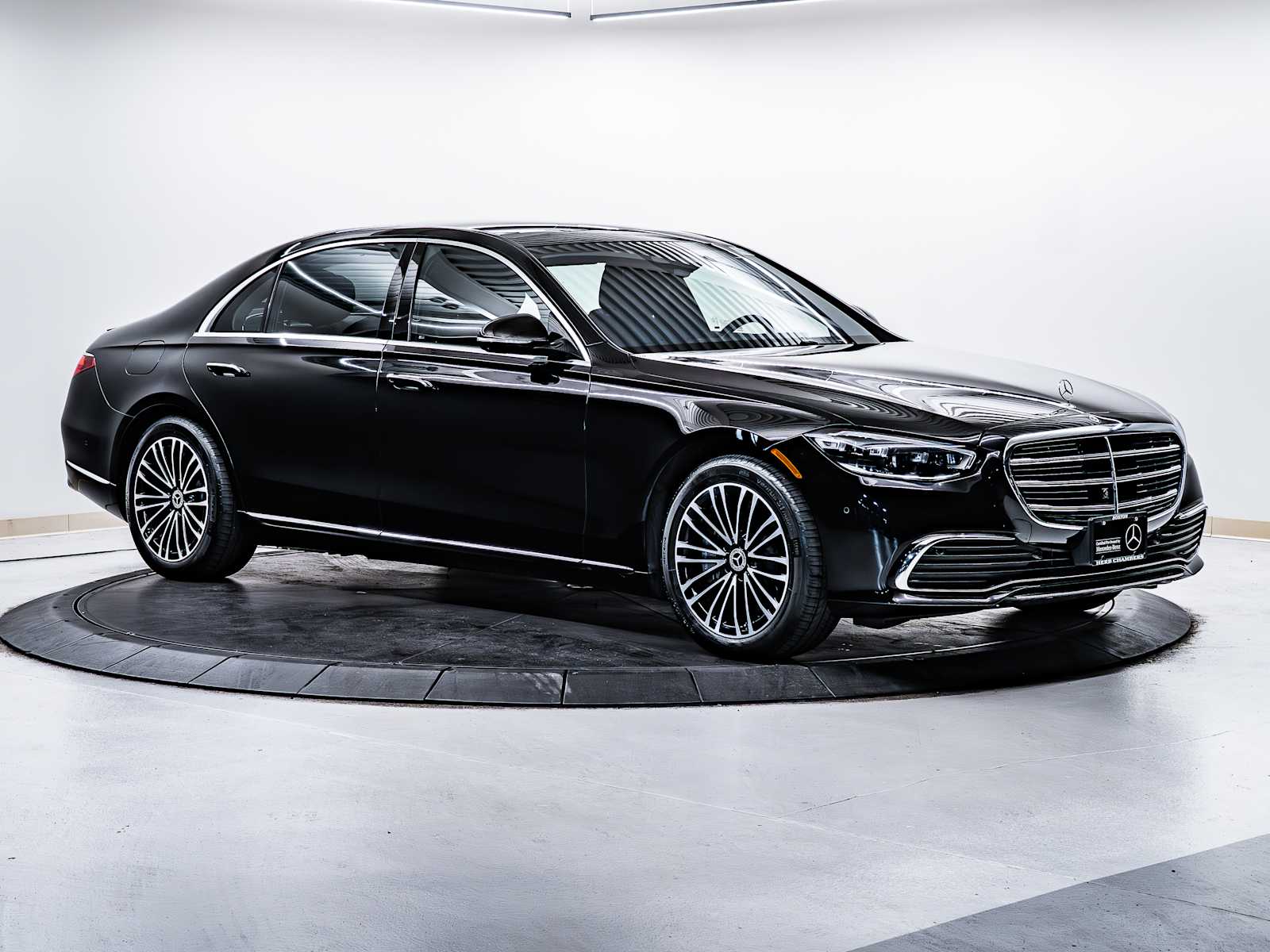 2024 Mercedes-Benz S-Class S 580e's photo
