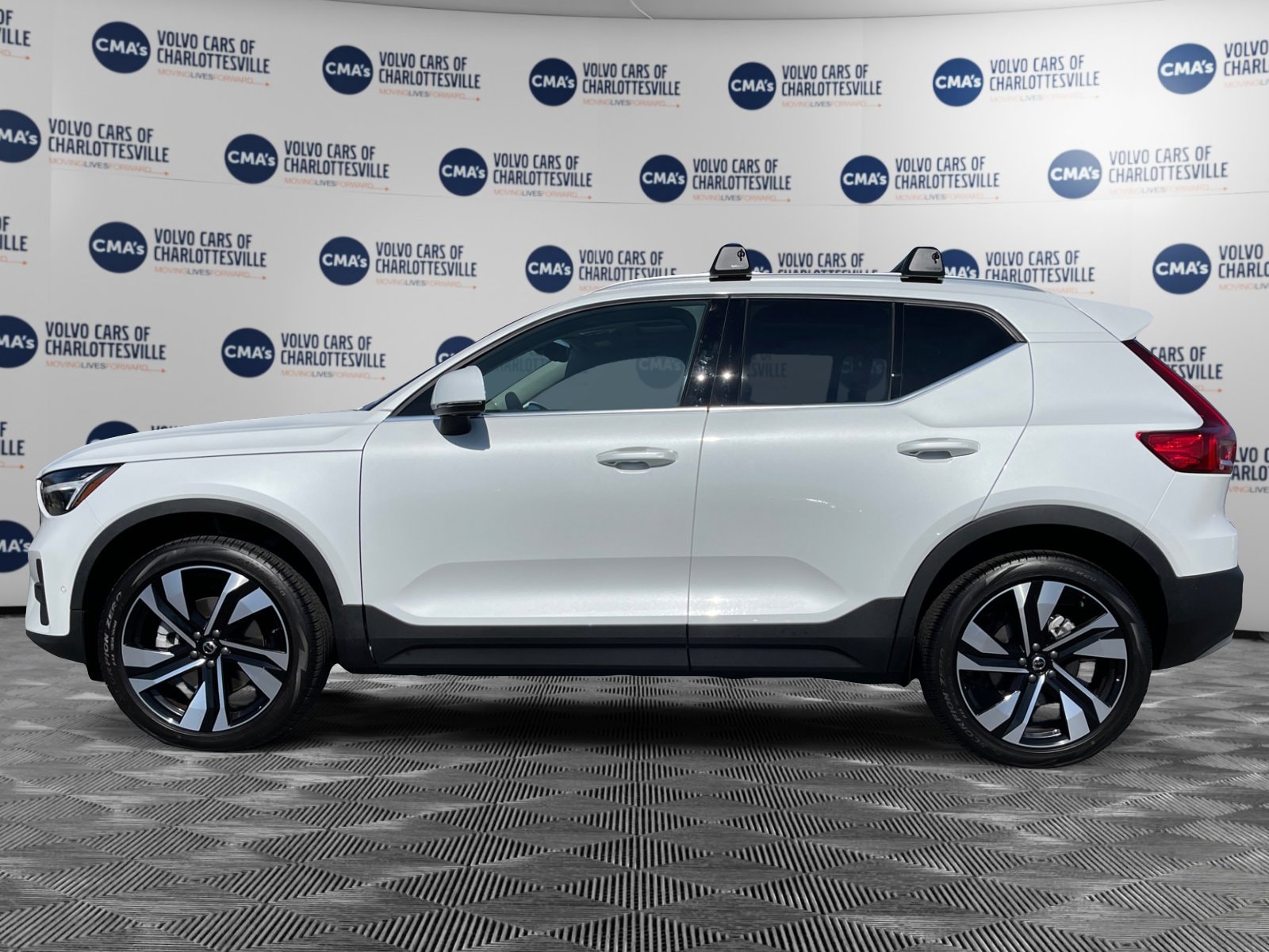 Used 2024 Volvo XC40 Plus with VIN YV4L12UE9R2248581 for sale in Martinsburg, WV