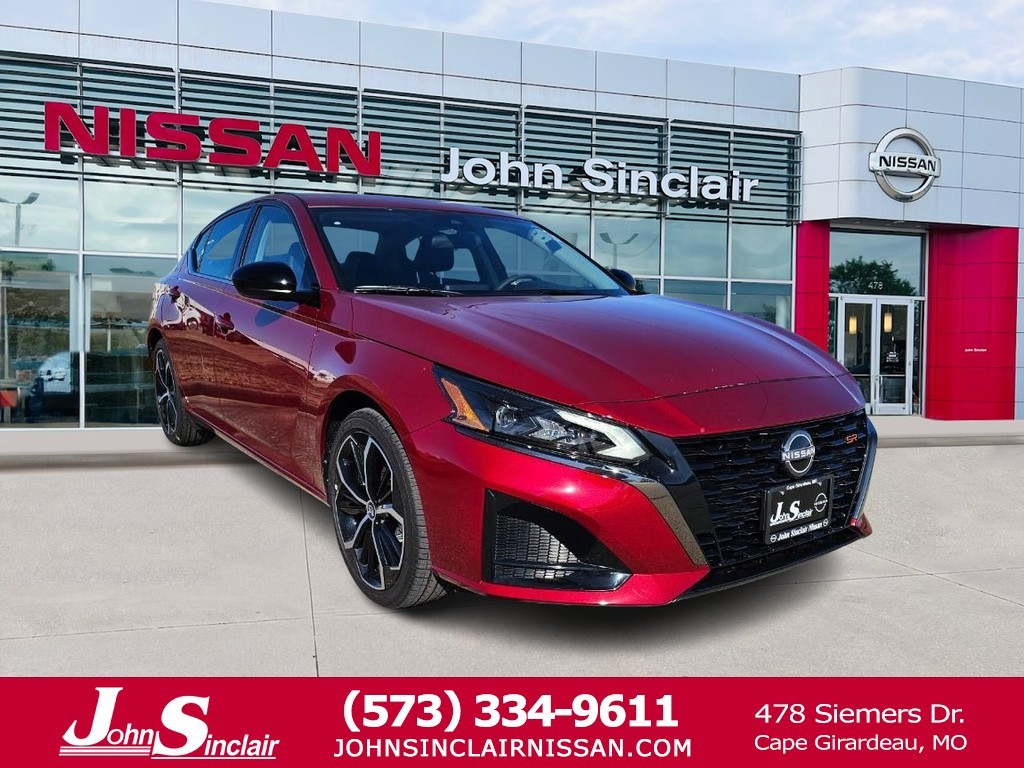 2025 Nissan Altima SR's photo