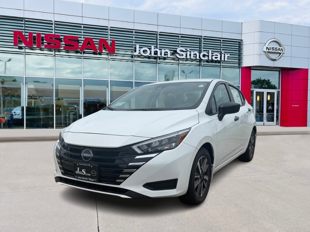 2025 Nissan Versa S's photo
