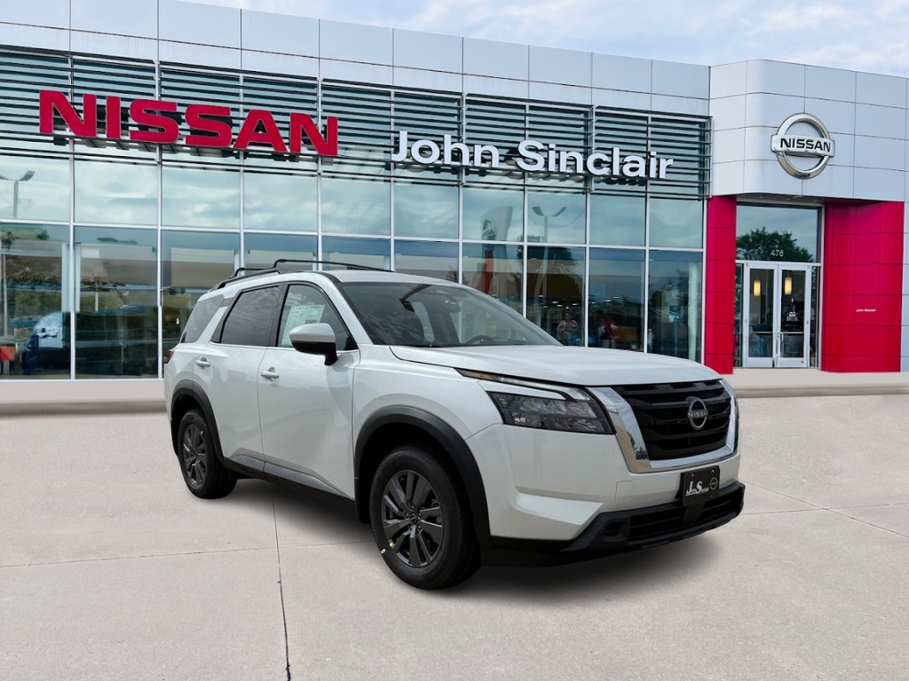 2025 Nissan Pathfinder SV's photo