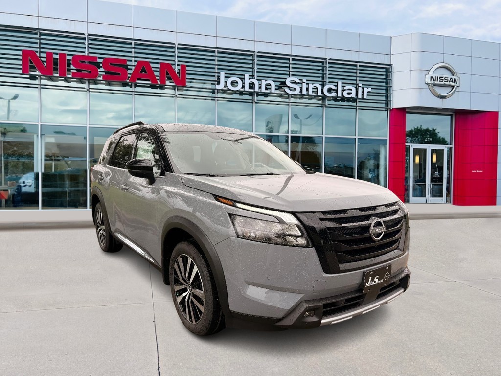 2025 Nissan Pathfinder Platinum's photo