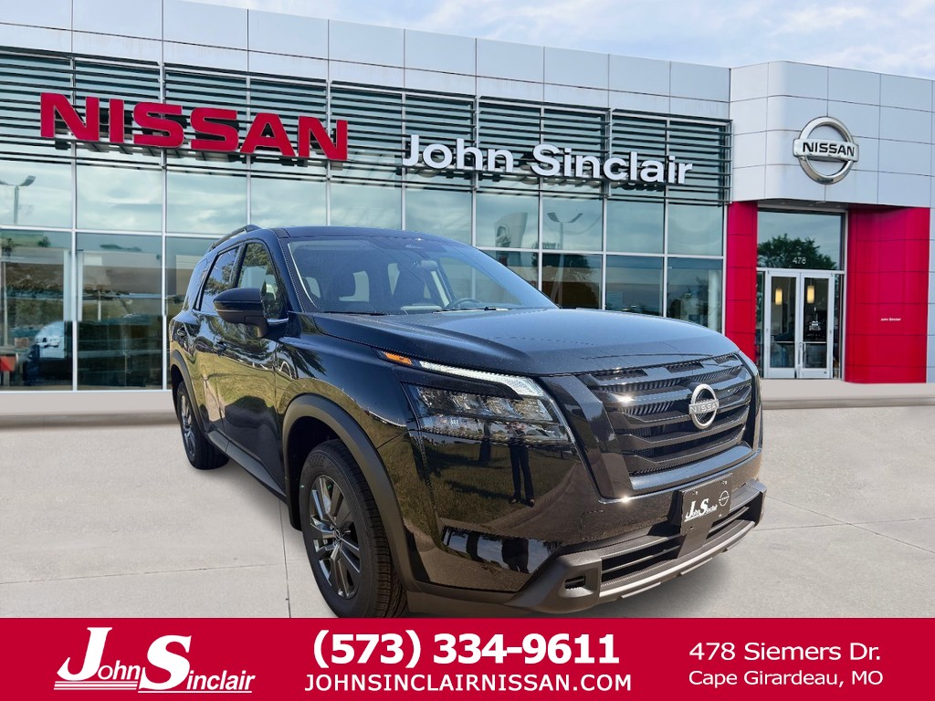 2025 Nissan Pathfinder SV's photo