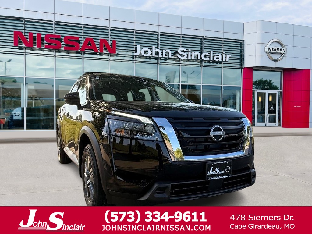 2025 Nissan Pathfinder SV's photo